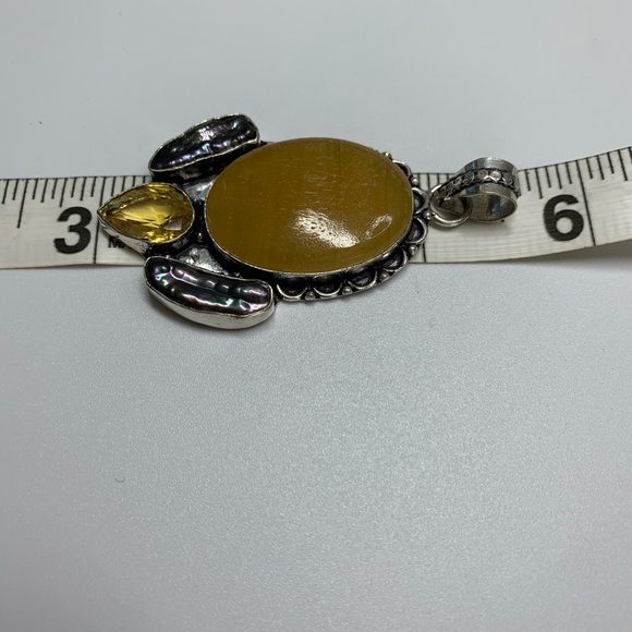 Beautiful Sterling & Yellow Lace Agate with Biwa Pearls Pendant - Picture 10 of 11